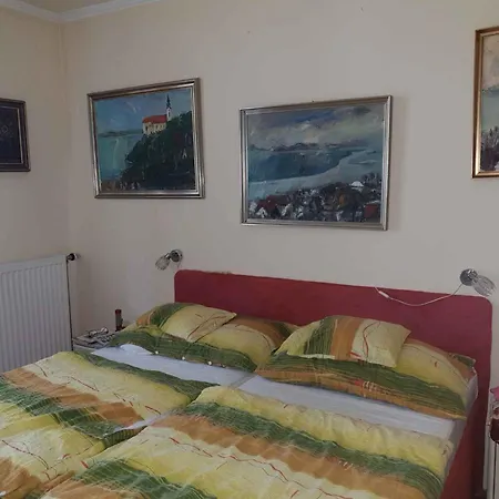Apartman 25